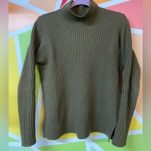 Banana Republic Knit Sweater Women's small